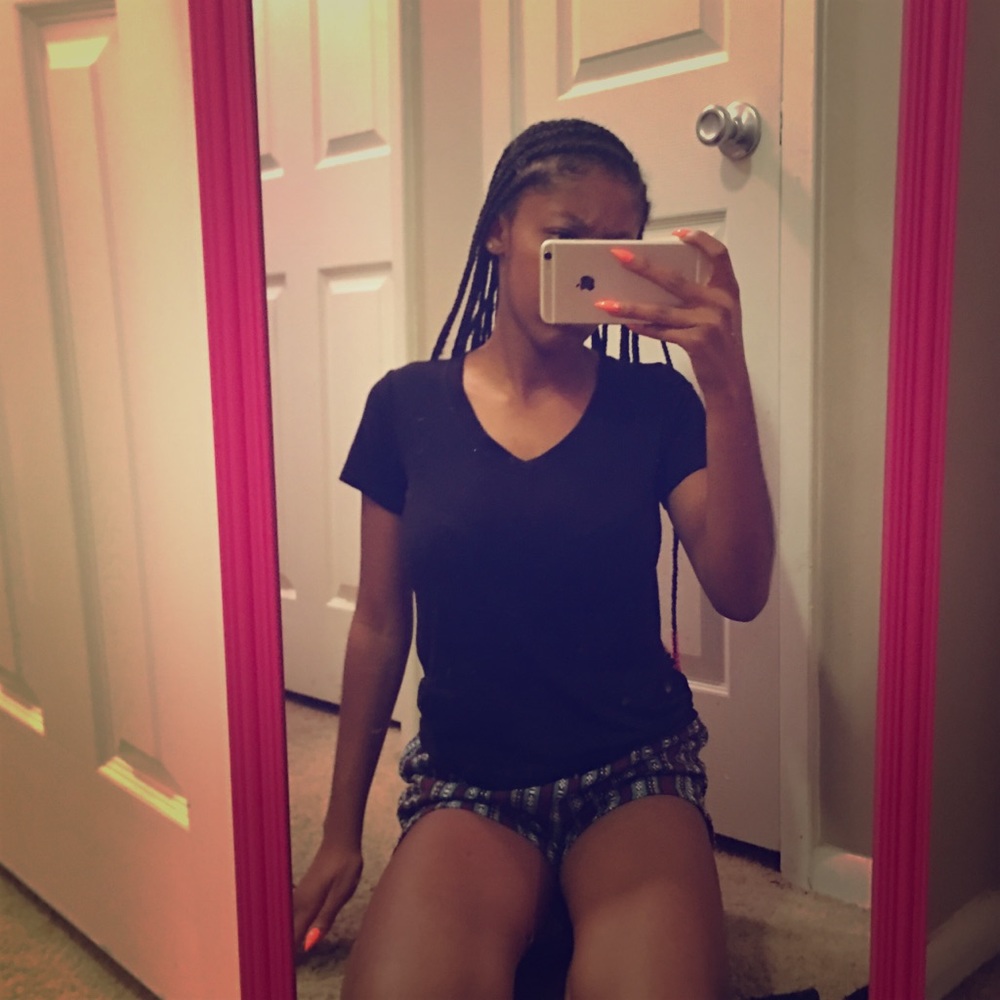 Black vneck top